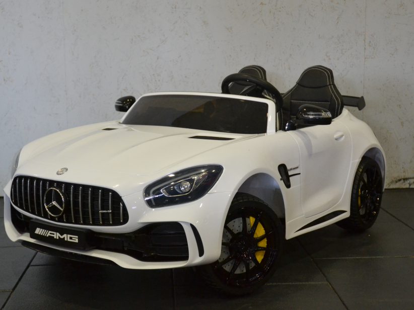Mercedes AMG GTR 2 Persoons Kinderauto 2x12V 4WD 2.4G RC Wit